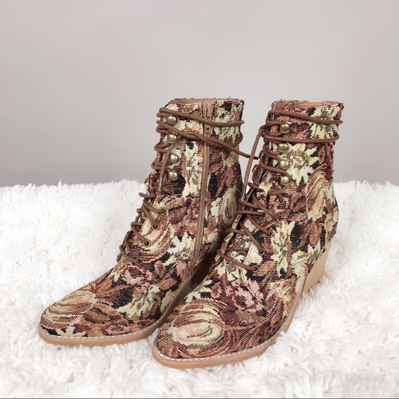 JEFFREY CAMPBELL LACE-UP WESTERN HEELED BOOT - Picture 4 of 8